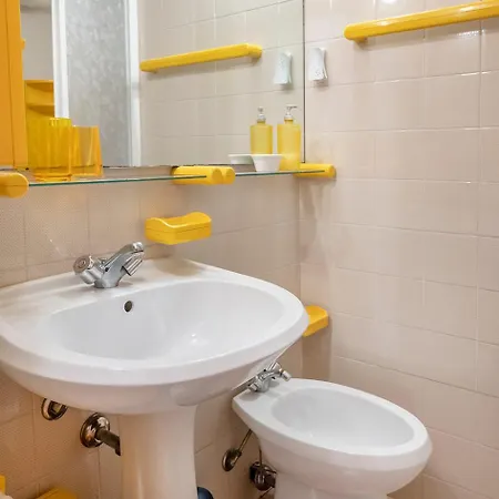 Se031 - Senigallia, Bilocale Fronte Mare Al Piramidi דירה *