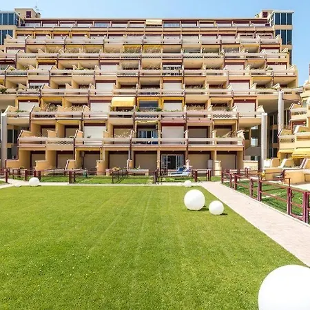 Se031 - Senigallia, Bilocale Fronte Mare Al Piramidi Scapezzano