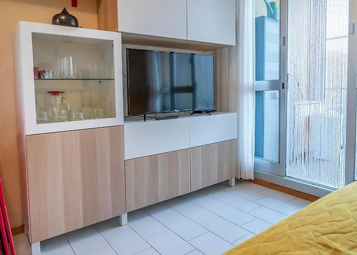 Se031 - Senigallia, Bilocale Fronte Mare Al Piramidi Scapezzano